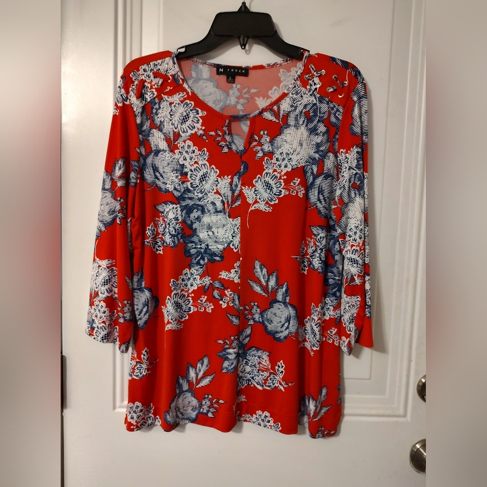 Red Floral Keyhole Tunic Blouse